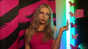 Sexy Teen Smoking a Cigarette and Shaking Her Tits!