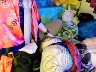 Marvelous golden-haired alt sucks and gets cum on it - M3treSluggy