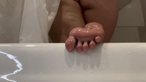 2 minutes in the bath with me.. I don’t think you’ll require longer than that ?