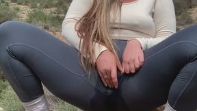 Peeing In Leggings Pee On Streer Toilet Outdoor Urina Pants Yoga Pants Wet