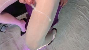 Massive cumshot on white pantyhose