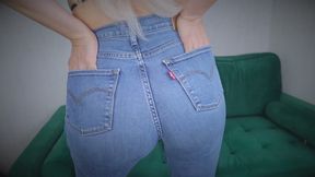 Jeans worshipper