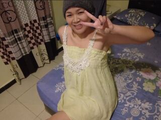 Selebgram Cantik Cindo minta Croot di dalam memeknya