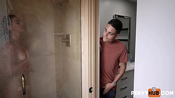 Stepmom Venus Sucks Ethan&rsquo_s Fat Cock and Swallows His Load!