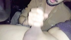 Mamando o casado no carro at&eacute_ gozar na minha boca