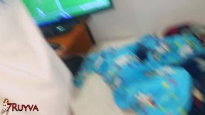 novinha nao aguentou esperar o jogo terminar e teve que dar a buceta e ganhar leitinho