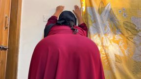 Beautiful Hot Stepmom Open Her Burqa & Show Her Huge Ass in Saudi Arabia - Hijab & Niqab Hookup