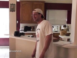 Pizza delivery guy got invited to join the orgy instead of getting tips, so he accepted