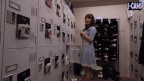 Amid Crimson Calm, Nagi Mamiya Awakens the Fire Beneath Stillness - 1