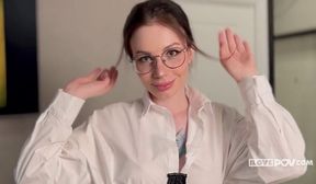 hot amateur realtor lesya moon shows it all