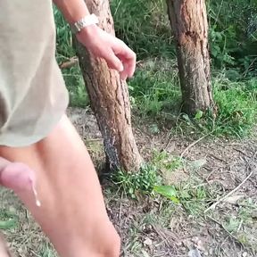 I rested in nature with masturbation and cum.