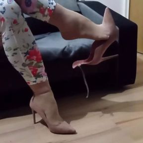 Crossdresser Dangling in Sexy Pink Suede Pointed Toe High Heels Pumps with Ankle Strap