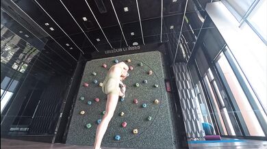 Redhead showing how flexible she is in those tight leggings