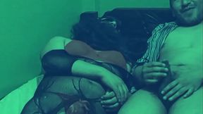 Masturb&aacute_ndome la verga con una trava