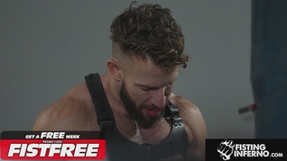 Muscle Hunk Devours Morgxn Thicke’s Curved Cock in Studio