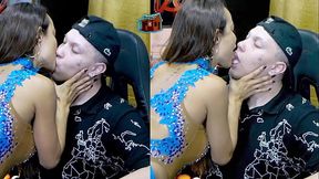 Belinha Baracho pegou o anfitri&atilde_o de jeito, beijou ele gostoso e ainda pegou no pau dele, que tes&atilde_o! - Podcast P&aacute_pum no Barraco!