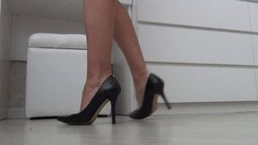 Sore feet in tight shoes d