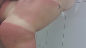 fudendo minha esposa no banheiro do hotel