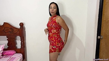 Mi Madrastra Acepta ser mi Modelo en la sesión de Fotos Eróticas