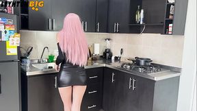Me gusta coger con mi vecina mientras cocina y usarla gratuitamente