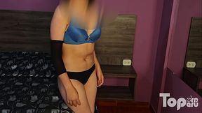 Casting 037 - Sofia cumpli&oacute_ 18 el dia de ayer y ya est&aacute_ en el casting para gemir en su primer anal. Mira como coge con su vagina estrechita