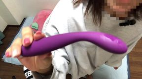 新しいおもちゃを使って気持ちよくなる女