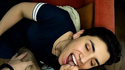 Quickie! Blowjob on the couch and cum mouthful