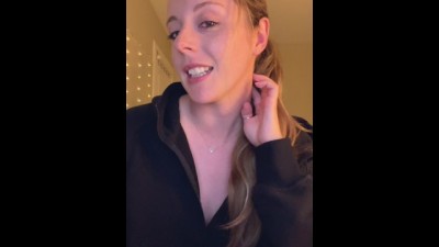 Sexy Camgirl's Unfiltered Cock Ratings - POV Experience!