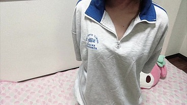 おか◯さんが仕事に出かけたら部屋でこそこそズボンの中に手をいれて、、