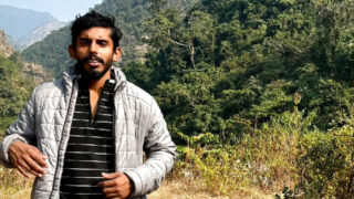 Paffuti ragazzi indiani del college in calze si fanno scopare il culo duramente in POV