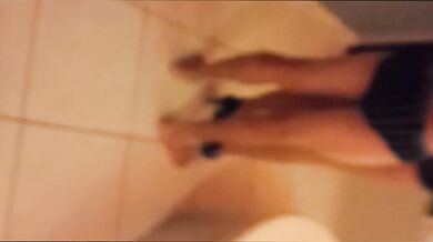 ALine Loira Married from São Paulo has fun with her husband's friend in a motel