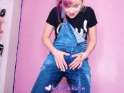 painting + peeing in my overalls