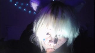 Neko tjej cosplayer suger av dildo