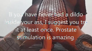 Onani, klänning – solotjejfilm med amatöramerikansk crossdresser i bögklädsel analt knullade