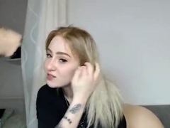 Homemade amateur blonde teen blowjob and cumshot