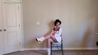 Sensual SnowWOWman Striptease