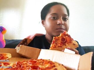 Tiny Black Snacks on Pizza - Mukbang