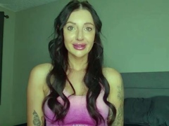 Tattooed Temptress - Free Sfw Applying My Lip Gloss