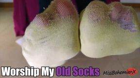 Old Socks almost Transparent and Toe Wiggling - Foot FETISH - WMV