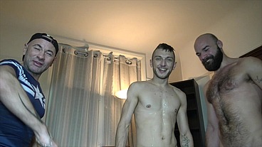 2385 Romantik fucked by the mucle MAX DURO