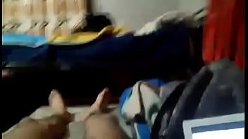 Paja solo en casa
