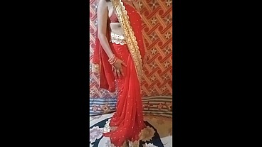 In the bride's red saree, she was fucked fiercely, as if I spoke desi ass and opened her pussy.