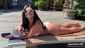 Mona Azar's Wild Ride: Big Curves and Unforgettable Moments!