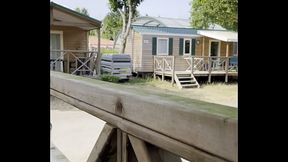 Exhib sur la terrasse du mobil home