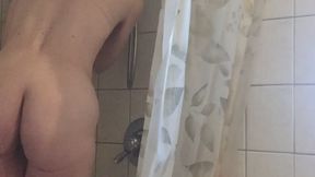 WASHING DYE OUTTA MY HAIR