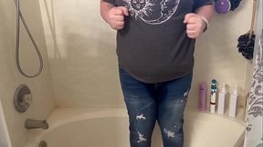 foxie wet her pants :[