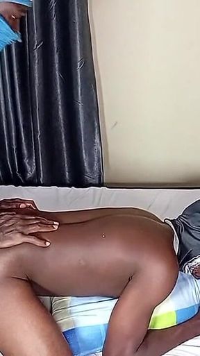 Hotels Receptionist Fuck a Guest Who Couldn't Pay for Over Stay Hours