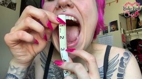 Big Mouth Measuring and Gagging on Hand