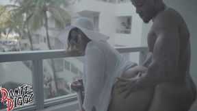 Big Booty Latina Shanice Luv Gets a Balcony BBC Dick Down in Front of Everyone at Xbiz Miami and Squirts