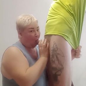 Rewarded with a blowjob with an electrician